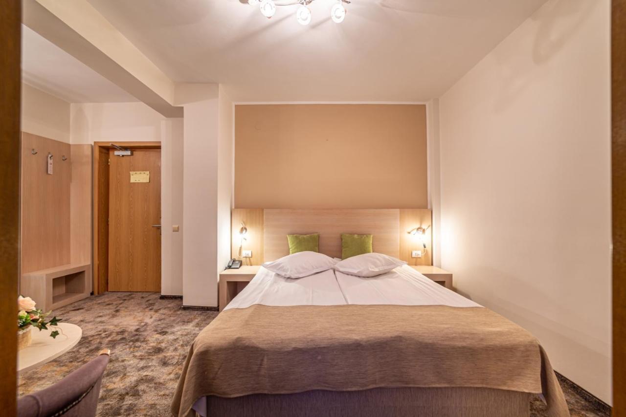 Hotel Escalade Poiana Brasov Buitenkant foto